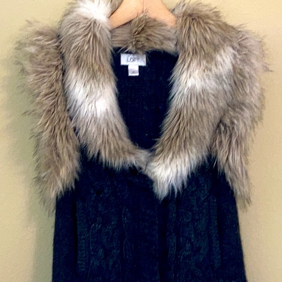 Cable Knit Vest Cabincore Wool Blend Faux Fur Trim Charcoal - Picture 7 of 16